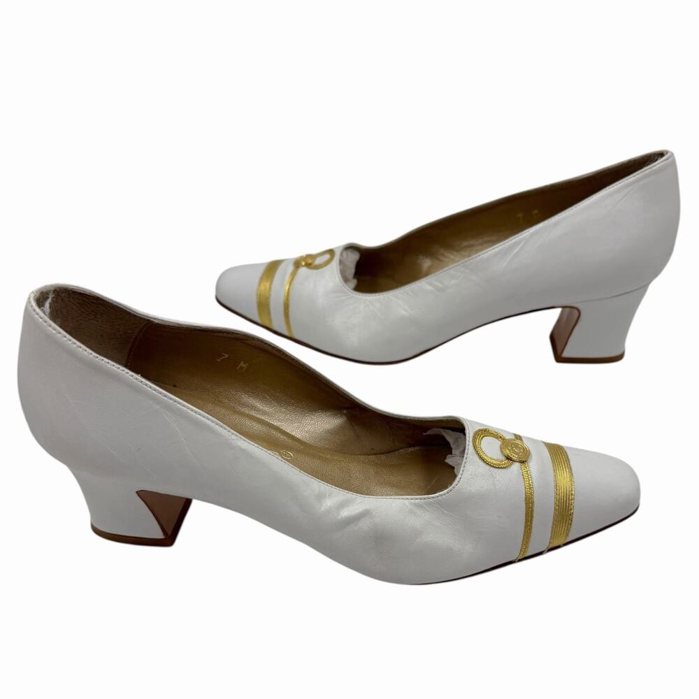 VINTAGE 80s 90s WHITE NAUTICAL PUMPS HEELS GOLD TRIM LUXURY OLD MONEY RETRO 7 M